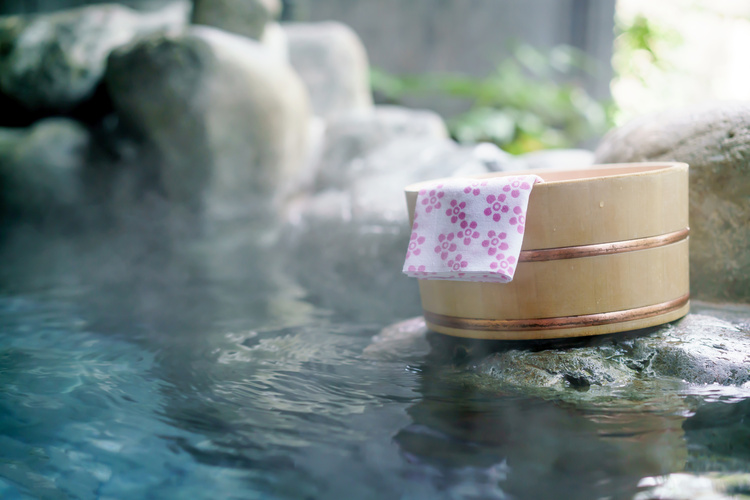 露天風呂つきの高級貸別荘・ラグジュアリーグランピング