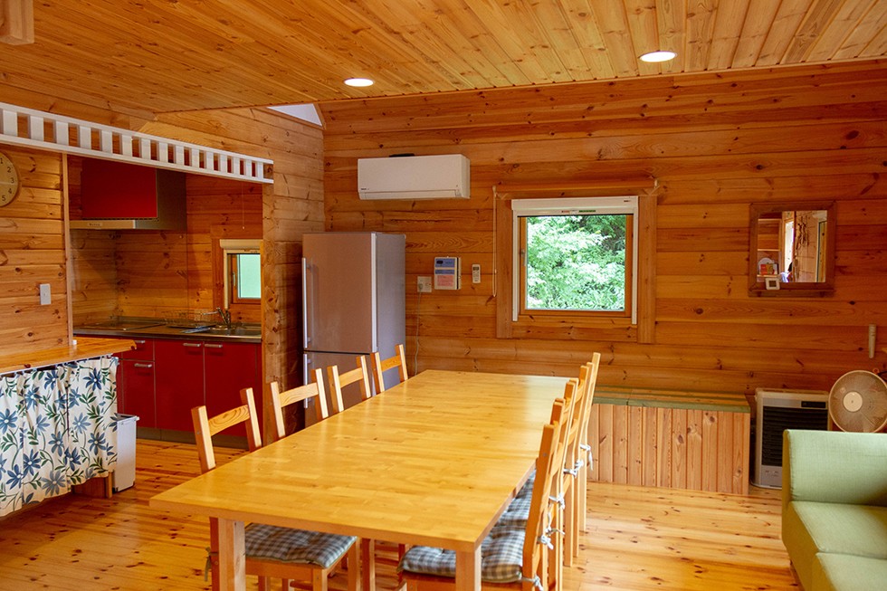 ゲストハウスティータイム｜山梨県・山中湖・忍野｜コテージブロー内装1