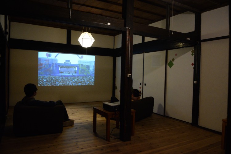 千葉県 木更津・君津・富津のコテージ｜【GVR】Sihe-Don　しへえどんの写真：プロジェクター常設　大画面