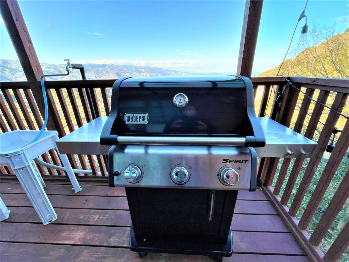 天空露天風呂（温泉）熱海マーベラス｜静岡県・熱海｜WEBER社製ガスBBQグリル（屋根付きBBQ場）