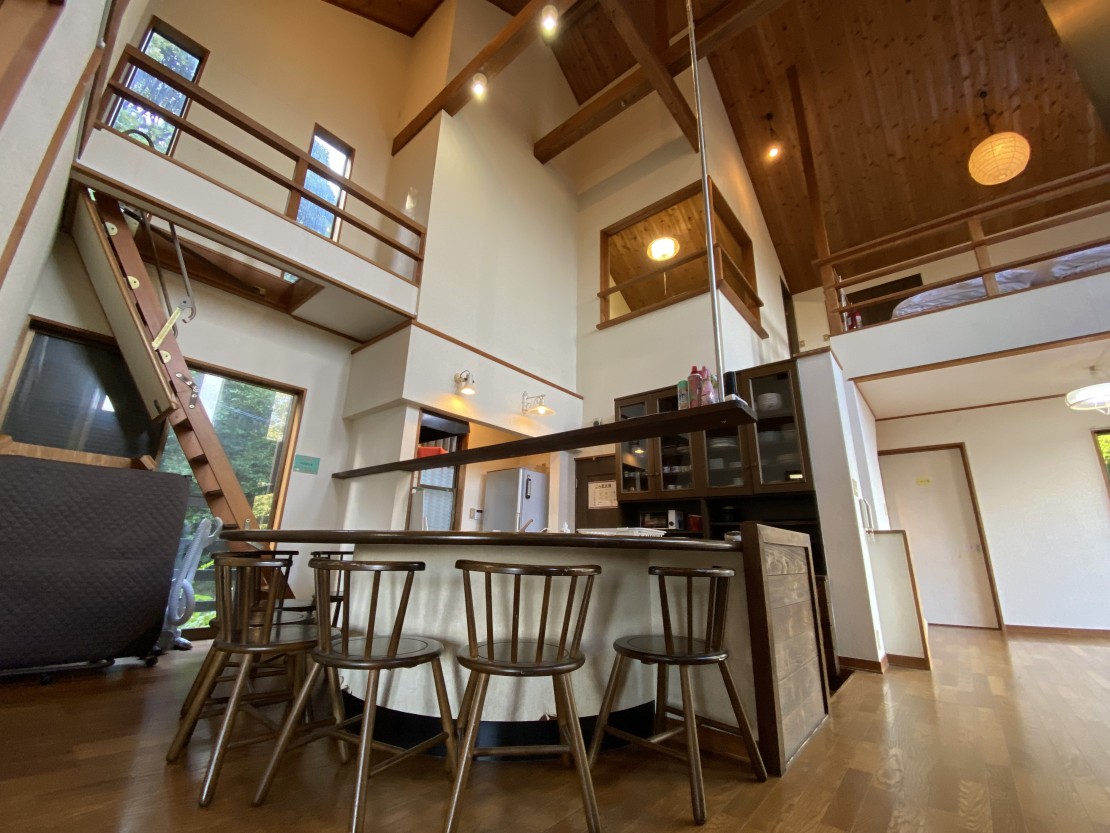 TAMAGOYA  ATAGAWASOU(玉子家)｜静岡県・東伊豆｜開放的なリビング　ロフト付
