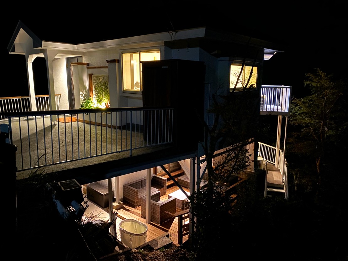 シャイン伊豆｜静岡県・伊豆高原｜外観（夜）