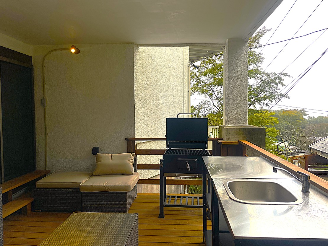 シャイン伊豆｜静岡県・伊豆高原｜屋根付きBBQテラス