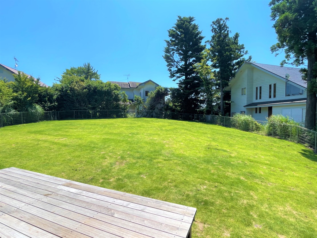 ハイランドガーデン伊豆｜静岡県・伊豆高原｜150坪以上1.1ⅿのフェンスで囲まれますので中型犬まで対応