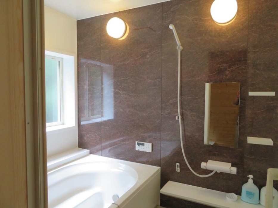 3棟のログハウス　伊豆フリージアログビレッジ｜静岡県・中伊豆｜浴室