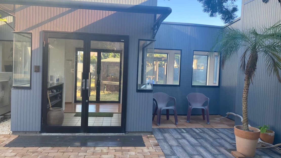 シーサイドガーデン　DAYOFF｜千葉県・館山・南房総｜ペンション「DAYOFF」エントランス。