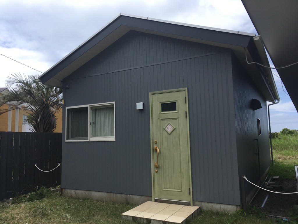 シーサイドガーデン　DAYOFF｜千葉県・館山・南房総｜コテージ玄関。