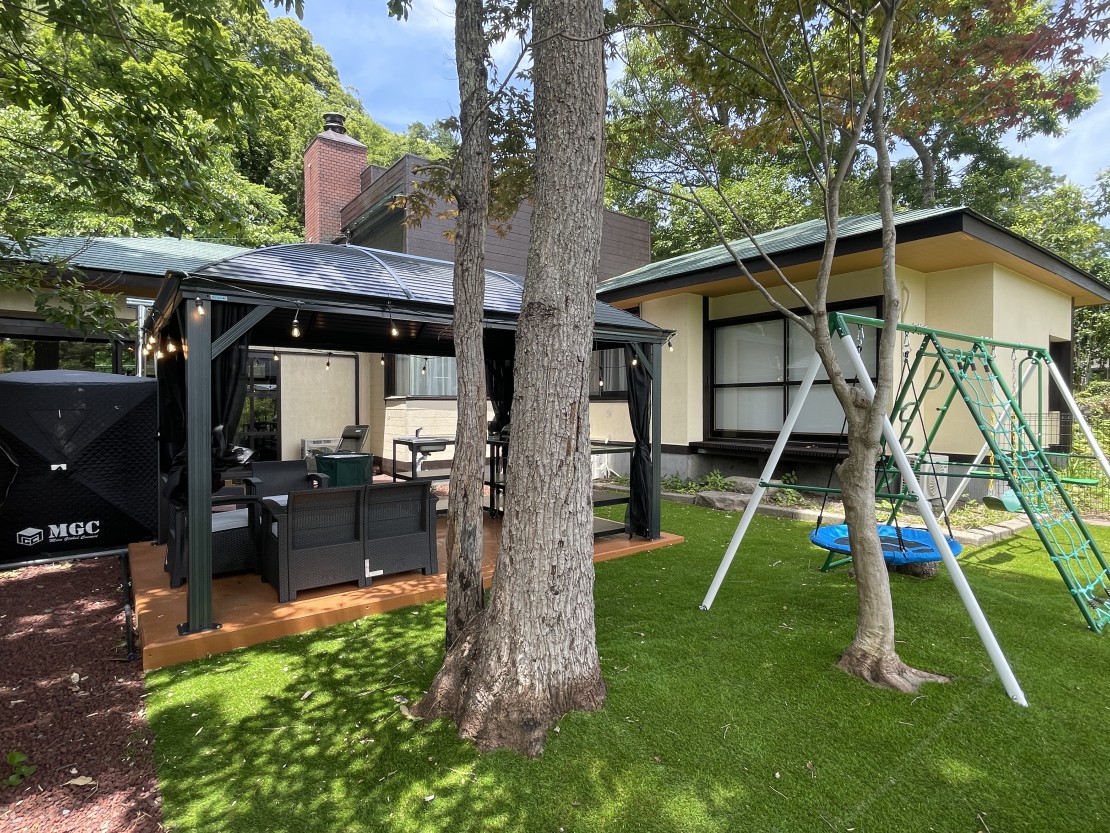 高原エール｜静岡県・伊豆高原｜BBQガゼボと遊具