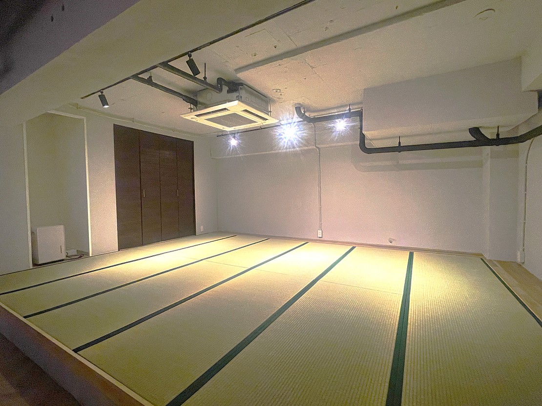 熱海のデザイナーズヴィラ　蒼 -ATAMI VILLA-｜静岡県・熱海｜ステップタタミスペース