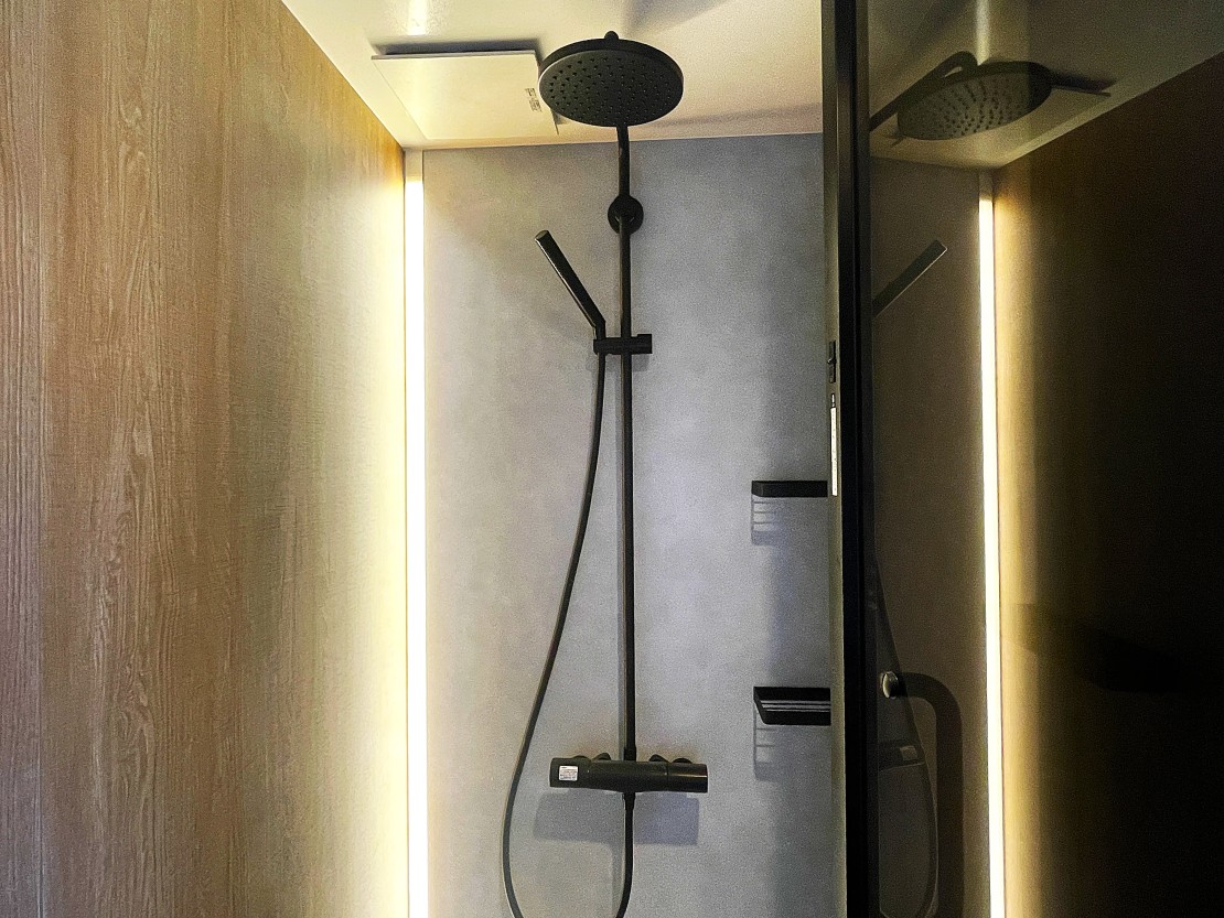 熱海のデザイナーズヴィラ　蒼 -ATAMI VILLA-｜静岡県・熱海｜シャワーブース