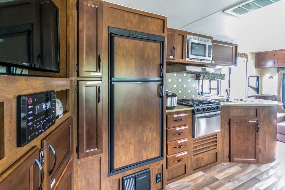 BINGE TRAILER NAIA｜千葉県・館山・南房総｜室内