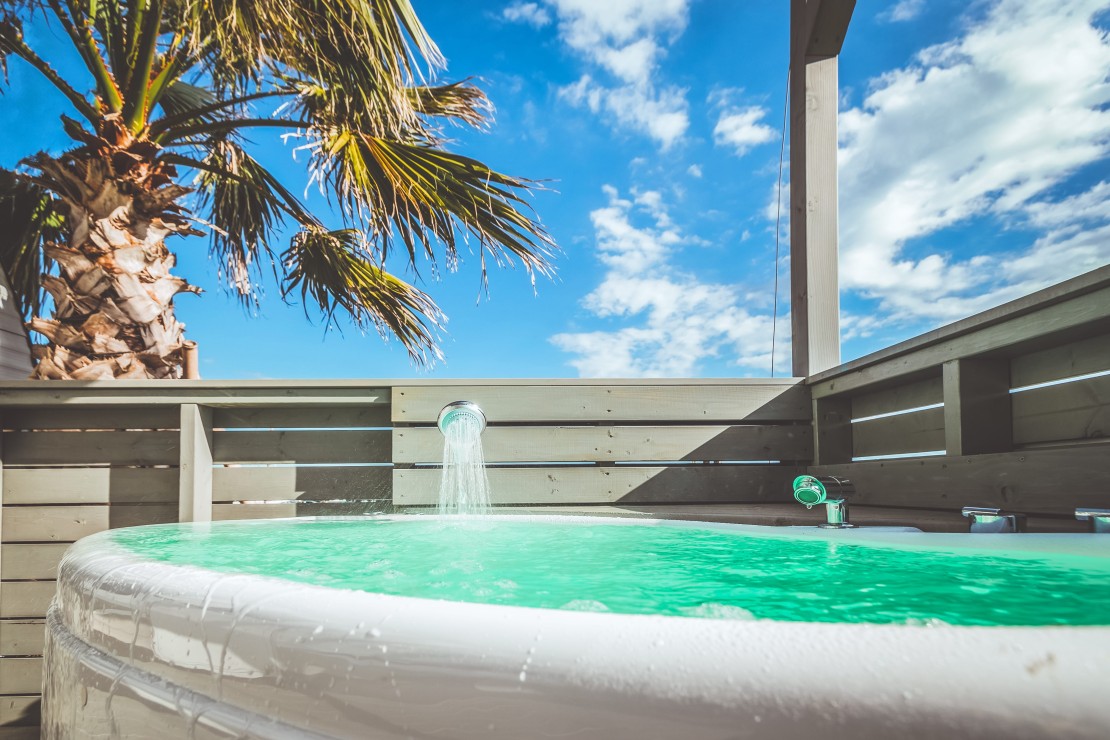 BINGE TRAILER FROG｜千葉県・館山・南房総｜ジャグジー