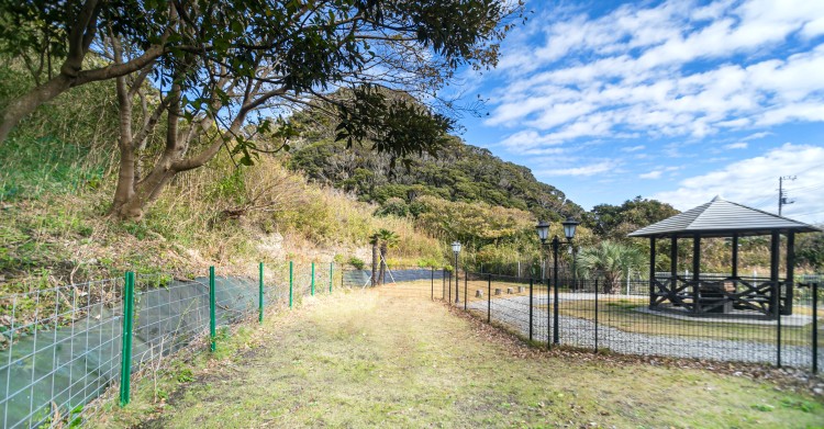 千葉県 館山・南房総のコテージ｜デュエットリゾート白浜サルビアの写真：広々ドッグラン
