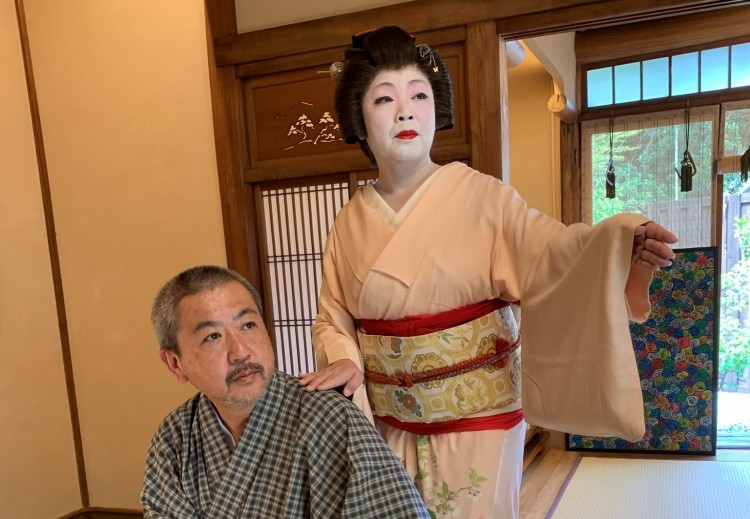 静岡県 熱海のコテージ｜御宿こごひの写真：芸者も呼べます！極上のプライベート空間