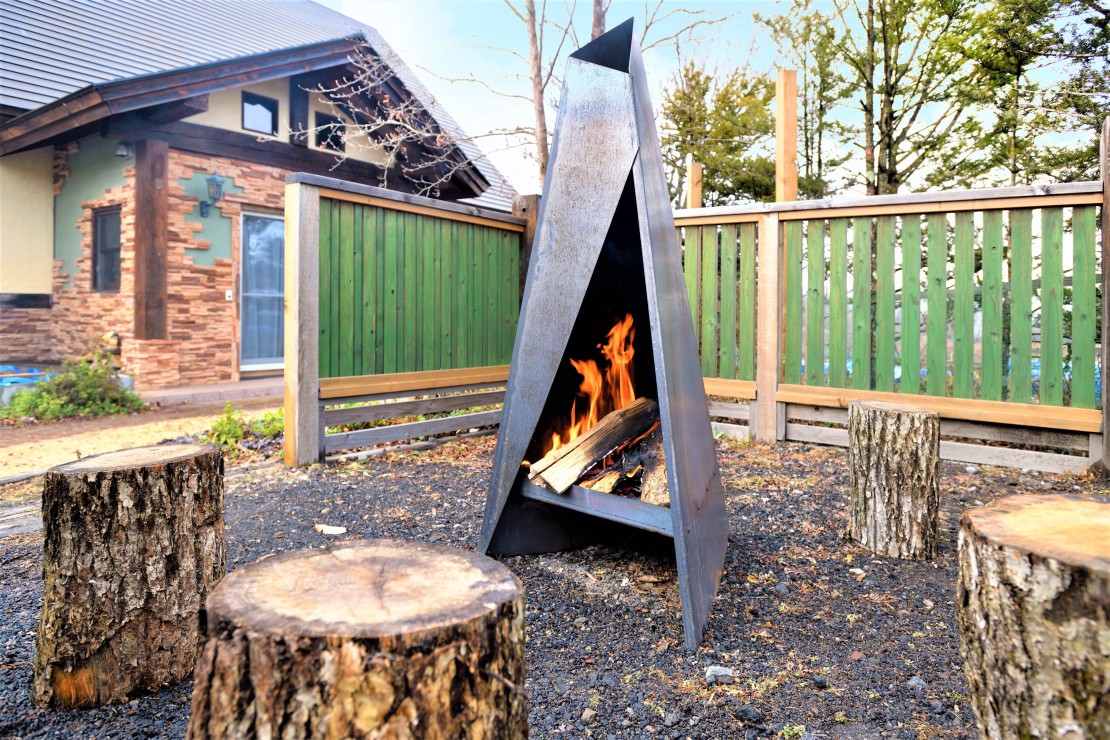 高原の貸別荘　くるみテラス｜群馬県・北軽井沢・嬬恋・万座｜焚火台（Tipi）