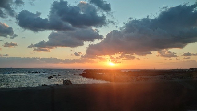 ロッジBu-chi（ロッジブーチ）｜千葉県・館山・南房総｜こんな夕日に出逢える事を願っています。