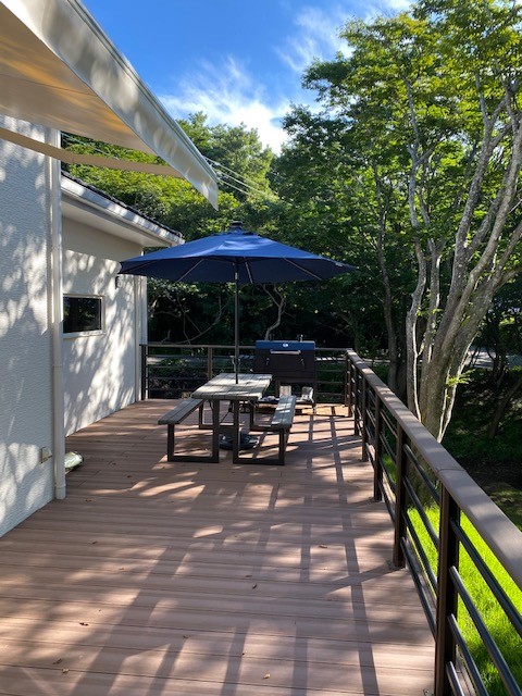 那須サウンドヴィラ｜栃木県・那須・板室｜広いウッドデッキで楽しいバーベキュー