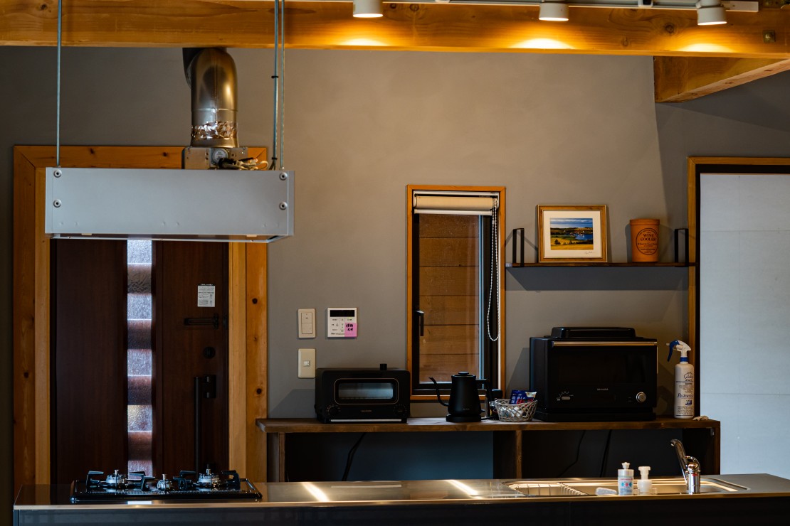 TETBURY COTTAGE｜山梨県・八ヶ岳・清里・小淵沢・大泉｜BALMUDA家電とアイランドキッチン