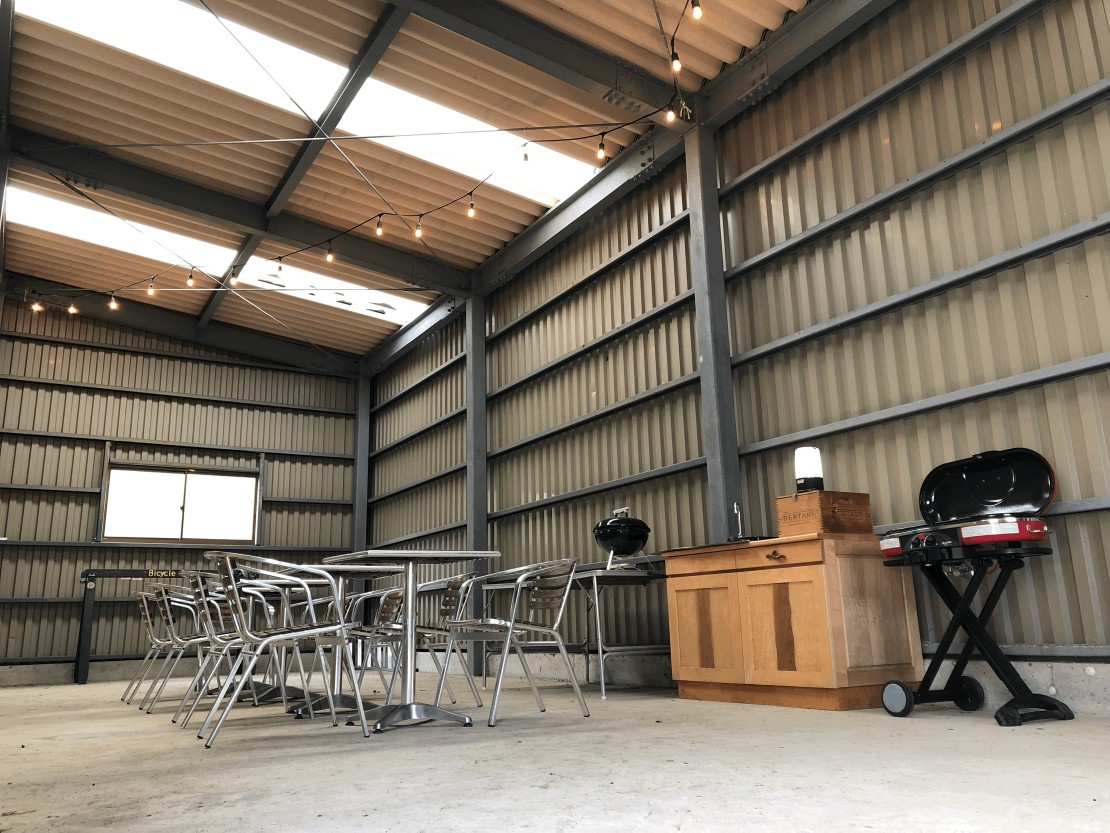 TETBURY COTTAGE｜山梨県・八ヶ岳・清里・小淵沢・大泉｜全天候型BBQガレージ