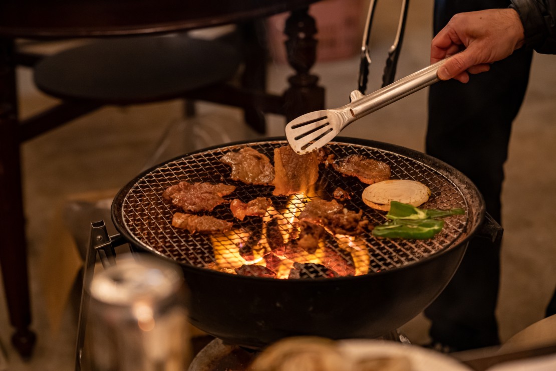 TETBURY COTTAGE｜山梨県・八ヶ岳・清里・小淵沢・大泉｜BBQガレージ（炭グリル）