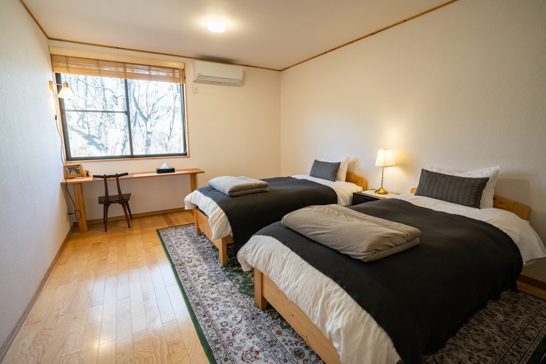 TETBURY COTTAGE｜山梨県・八ヶ岳・清里・小淵沢・大泉｜洋室は２部屋、各部屋３名の宿泊が可能