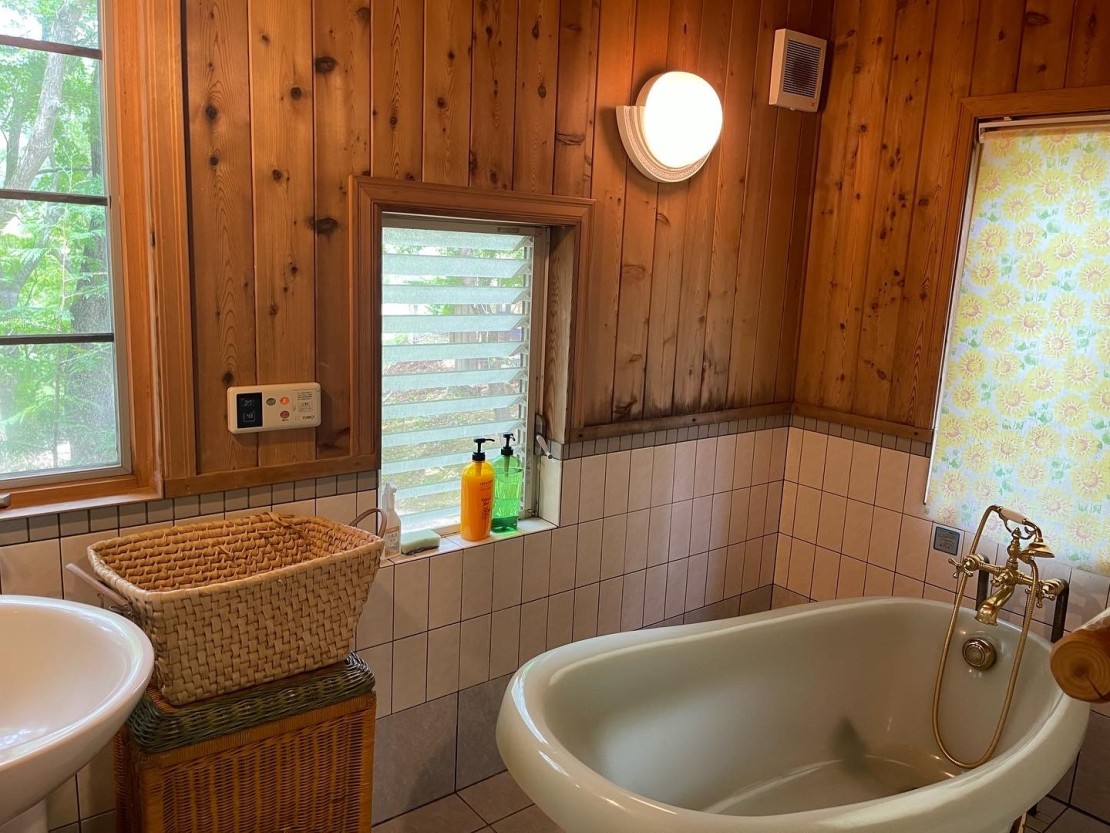 癒しの森スターヒルズ　ララの家｜静岡県・中伊豆｜ララ室内風呂