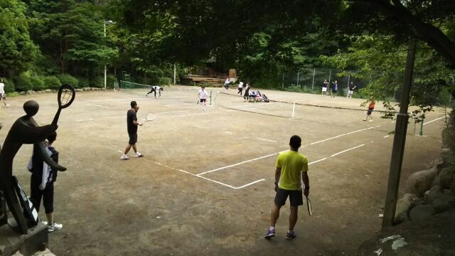 癒しの森スターヒルズ　アンの家｜静岡県・中伊豆｜敷地内のテニスコート