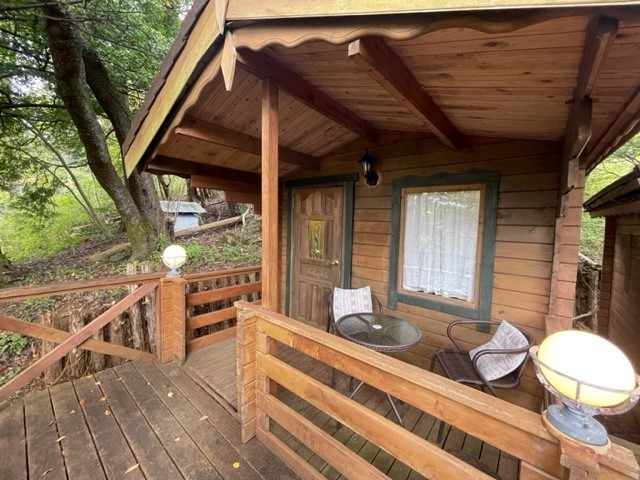 癒しの森スターヒルズ　キキの家｜静岡県・中伊豆｜ベッドルームのテラス