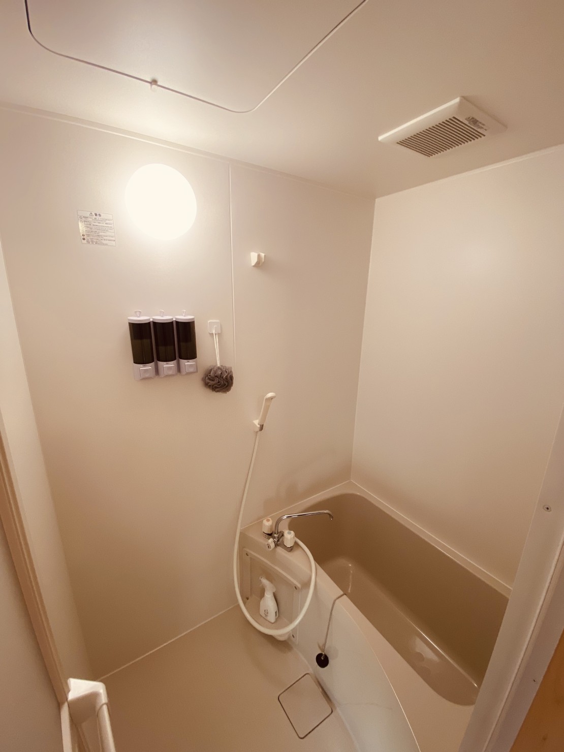 森のログハウスSEN｜群馬県・北軽井沢・嬬恋・万座｜長期滞在中も手入れが簡単。
フルユニットバスルーム