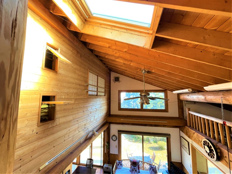 静岡県 伊豆高原のコテージ｜エイトワン伊豆高原の写真：開放感抜群の広い空間