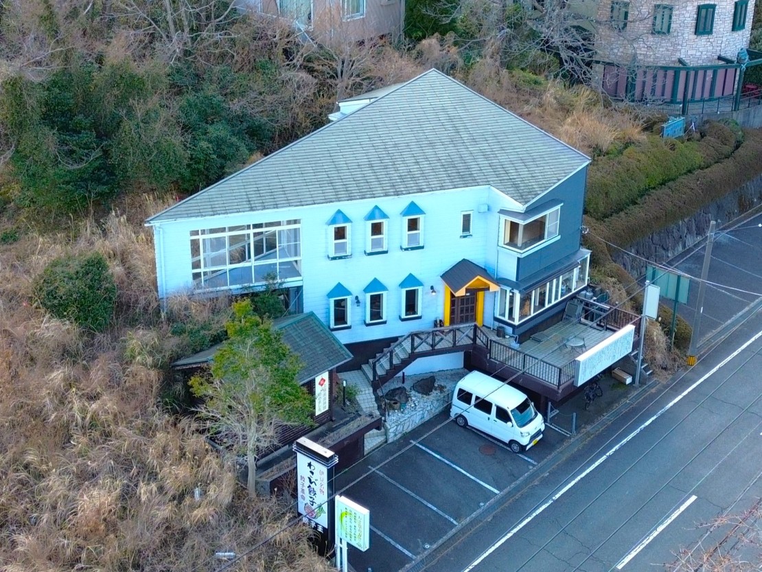 泊まれる居酒屋バル｜静岡県・伊豆高原｜外観空撮