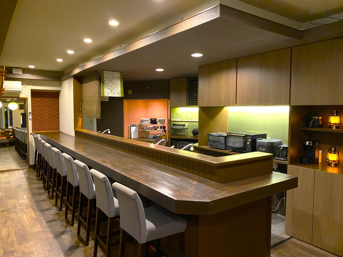 泊まれる居酒屋バル｜静岡県・伊豆高原｜カウンターダイニングキッチン