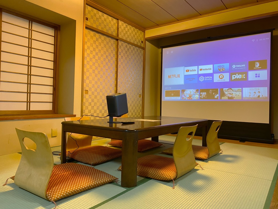 泊まれる居酒屋バル｜静岡県・伊豆高原｜和室＆プロジェクター