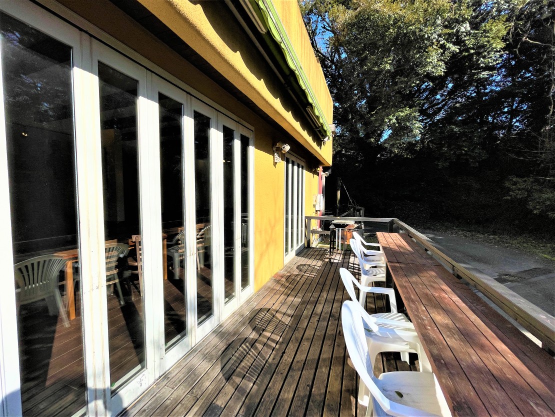 グループサンタフェ｜静岡県・伊豆高原｜BBQ場オーニング収納時