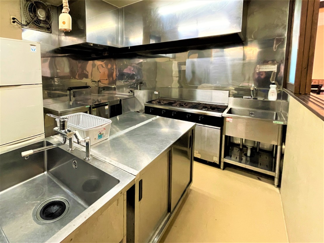 グループサンタフェ｜静岡県・伊豆高原｜広いキッチン（業務用）