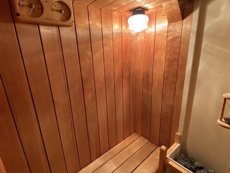 静岡県 伊豆高原のコテージ｜BACK YARD FOX　(バックヤードフォックス）の写真：サウナ