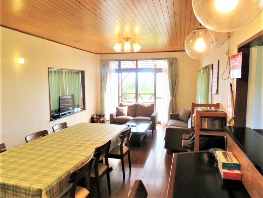 熱海眺望亭｜静岡県・熱海｜広いリビングダイニング