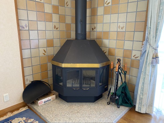 静岡県 熱海の貸別荘・コテージ｜サウナ＆スパ　熱海ヴィーナス：暖炉