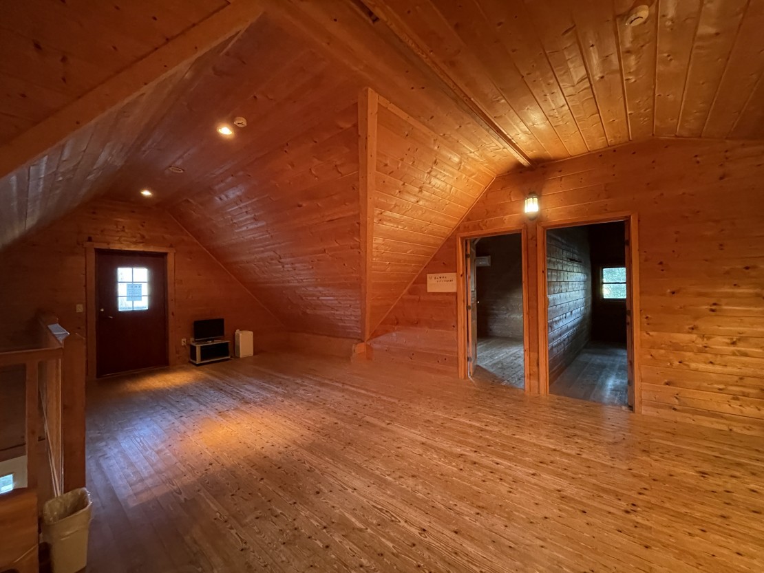 オーシャンビューログハウス　ハートウッド熱海邸｜静岡県・熱海｜2Fホール