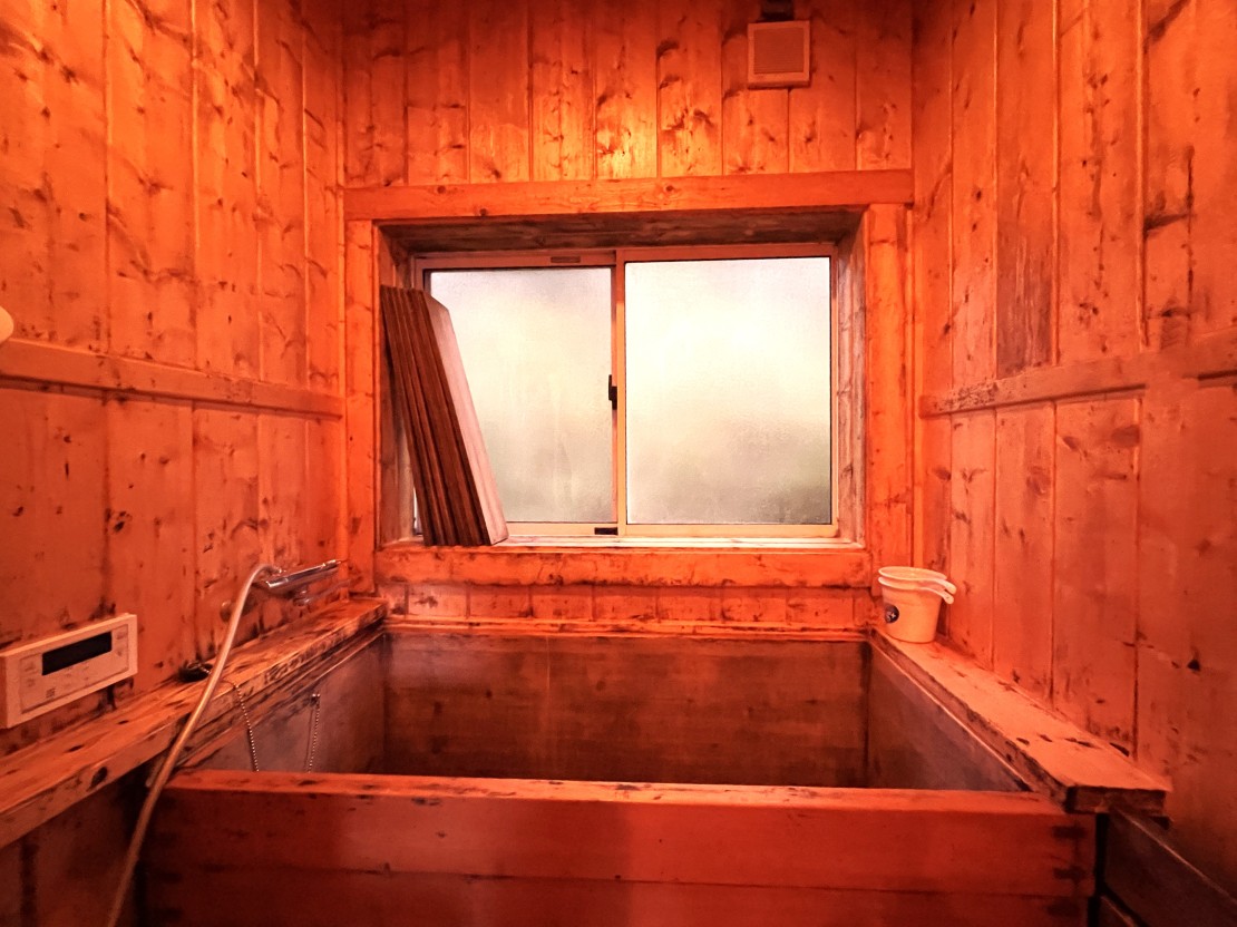 オーシャンビューログハウス　ハートウッド熱海邸｜静岡県・熱海｜ヒノキ風呂（トルマトロン温泉）