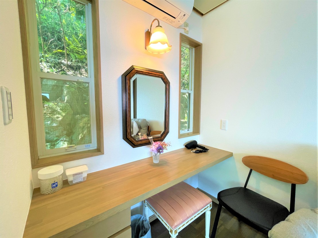 IZU Rising Sun　（伊豆ライジングサン）｜静岡県・伊豆高原｜デスク