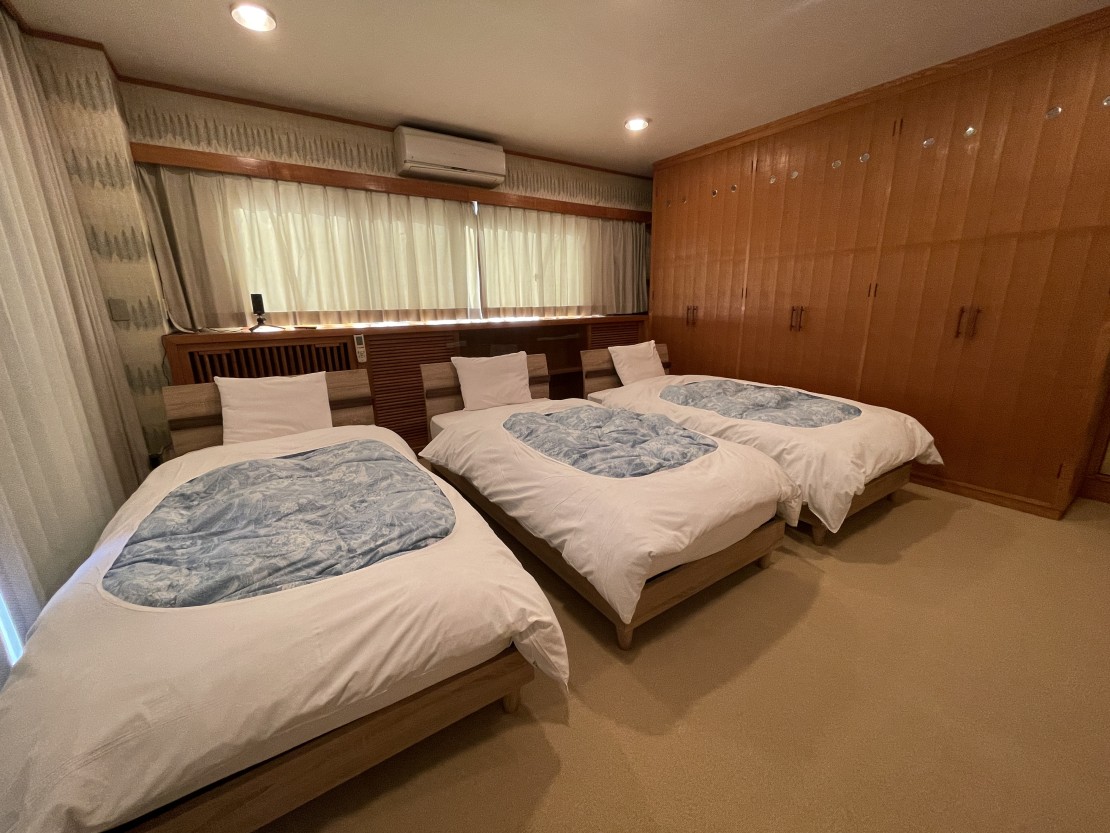 ヴィラ・エーゲ｜静岡県・熱海｜ベットルーム（クワッド）