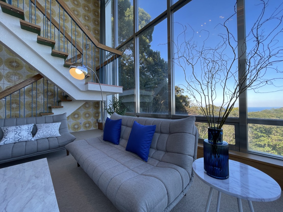 ヴィラ・エーゲ｜静岡県・熱海｜リビング