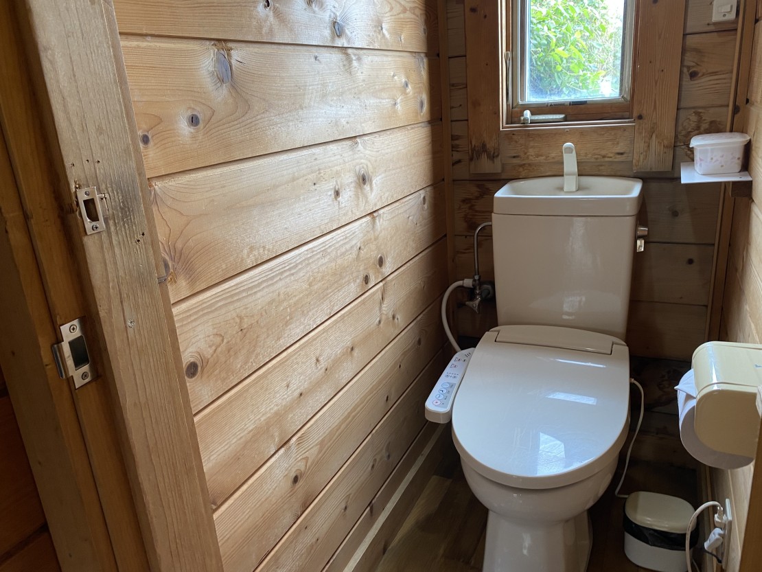 ログハウス　フリージアⅡ｜静岡県・東伊豆｜トイレ