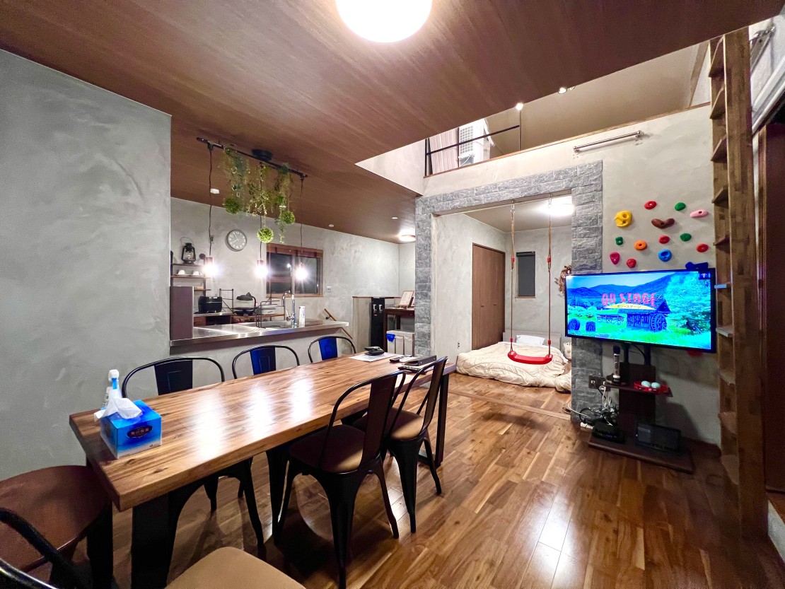 サウナ付プライベートヴィラ！！　グラッチェ伊豆｜静岡県・伊豆高原｜プロジェクター