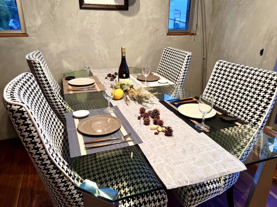 サウナ付プライベートヴィラ！！　グラッチェ伊豆｜静岡県・伊豆高原｜ダイニング