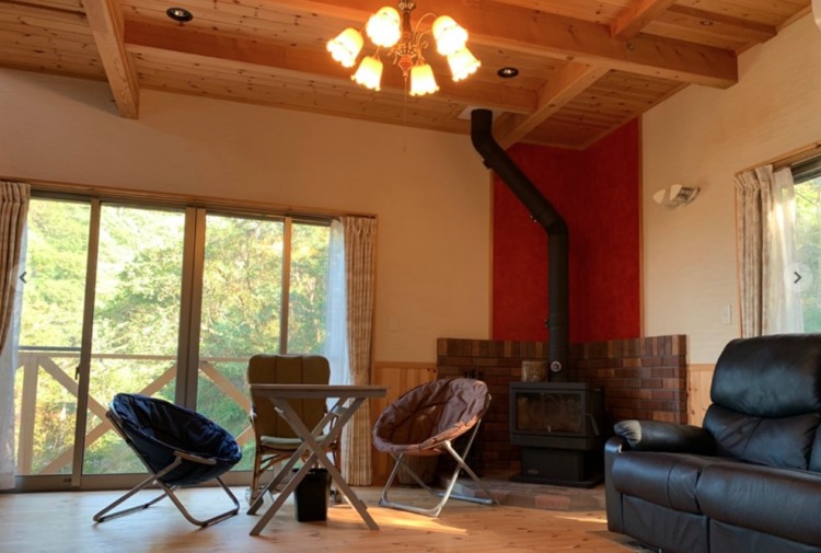 静岡県 熱海のコテージ｜熱海なぎさテラスの写真：薪ストーブ付