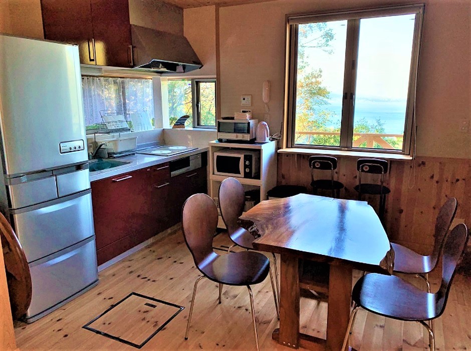 熱海なぎさテラス｜静岡県・熱海｜キッチン付で食器調理器具をご用意しました。