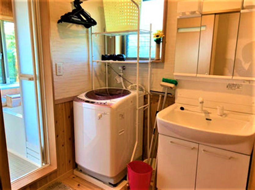 熱海なぎさテラス｜静岡県・熱海｜パウダールームにはドライヤー、洗濯機をご用意しました。