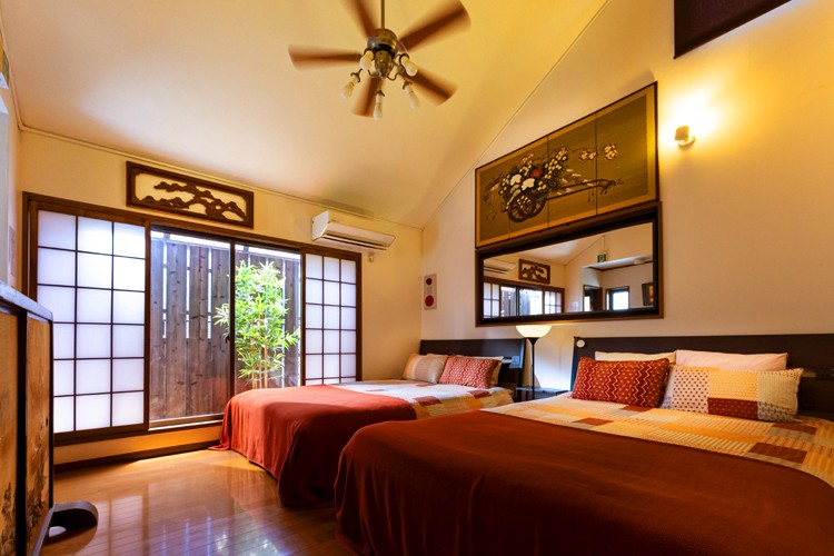 大阪府 大阪駅・梅田駅・福島・淀屋橋・本町のコテージ｜MAGURO HOUSEの写真：メインベッドルーム